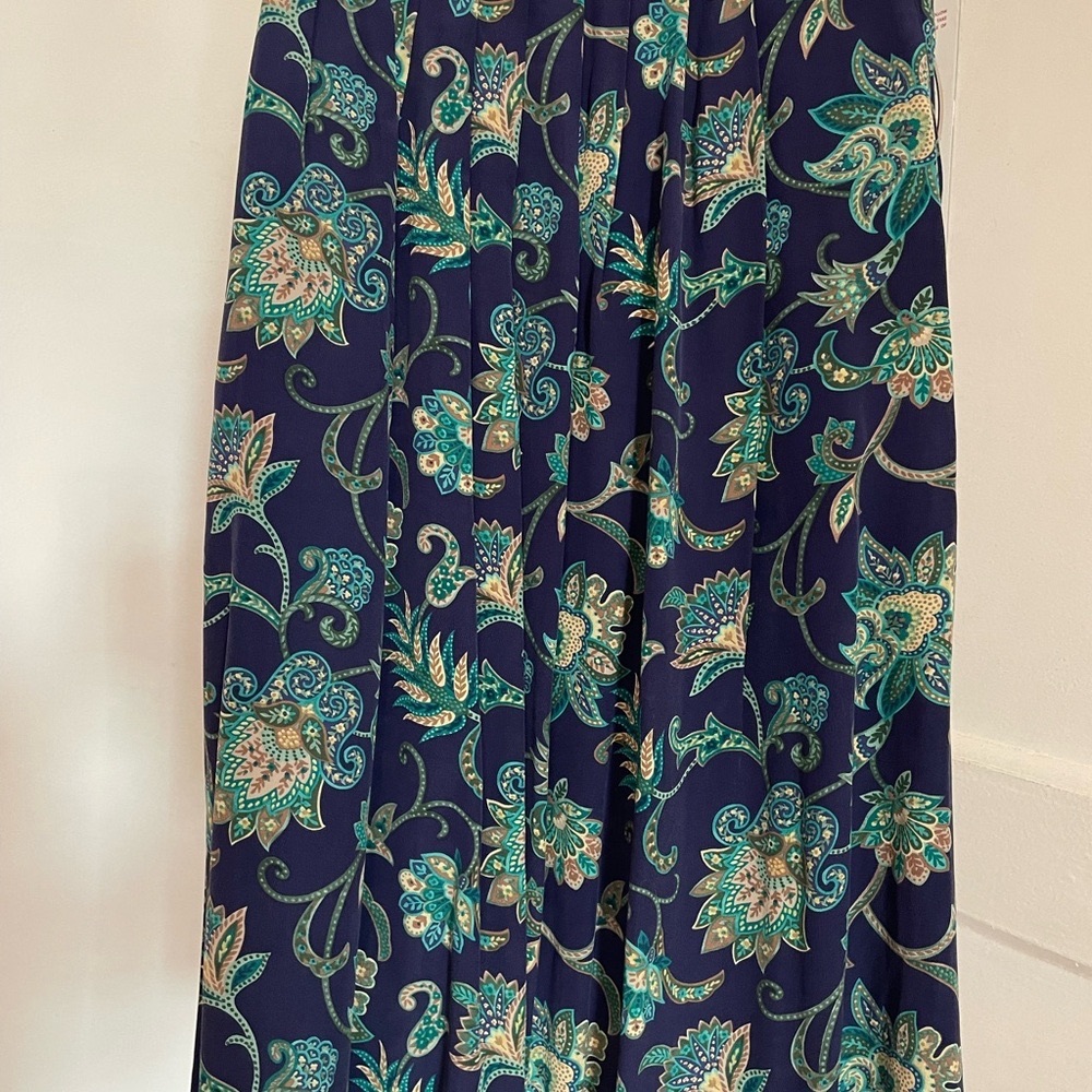 Women elegant skirts different brand